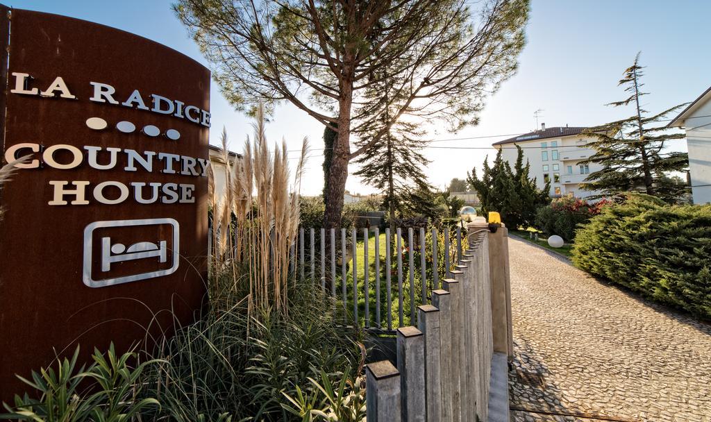 Hotel Country House La Radice 西维尔诺瓦·马尔凯 外观 照片