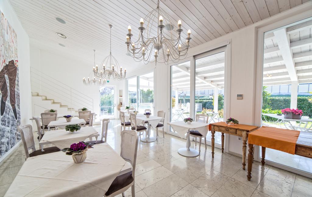 Hotel Country House La Radice 西维尔诺瓦·马尔凯 外观 照片